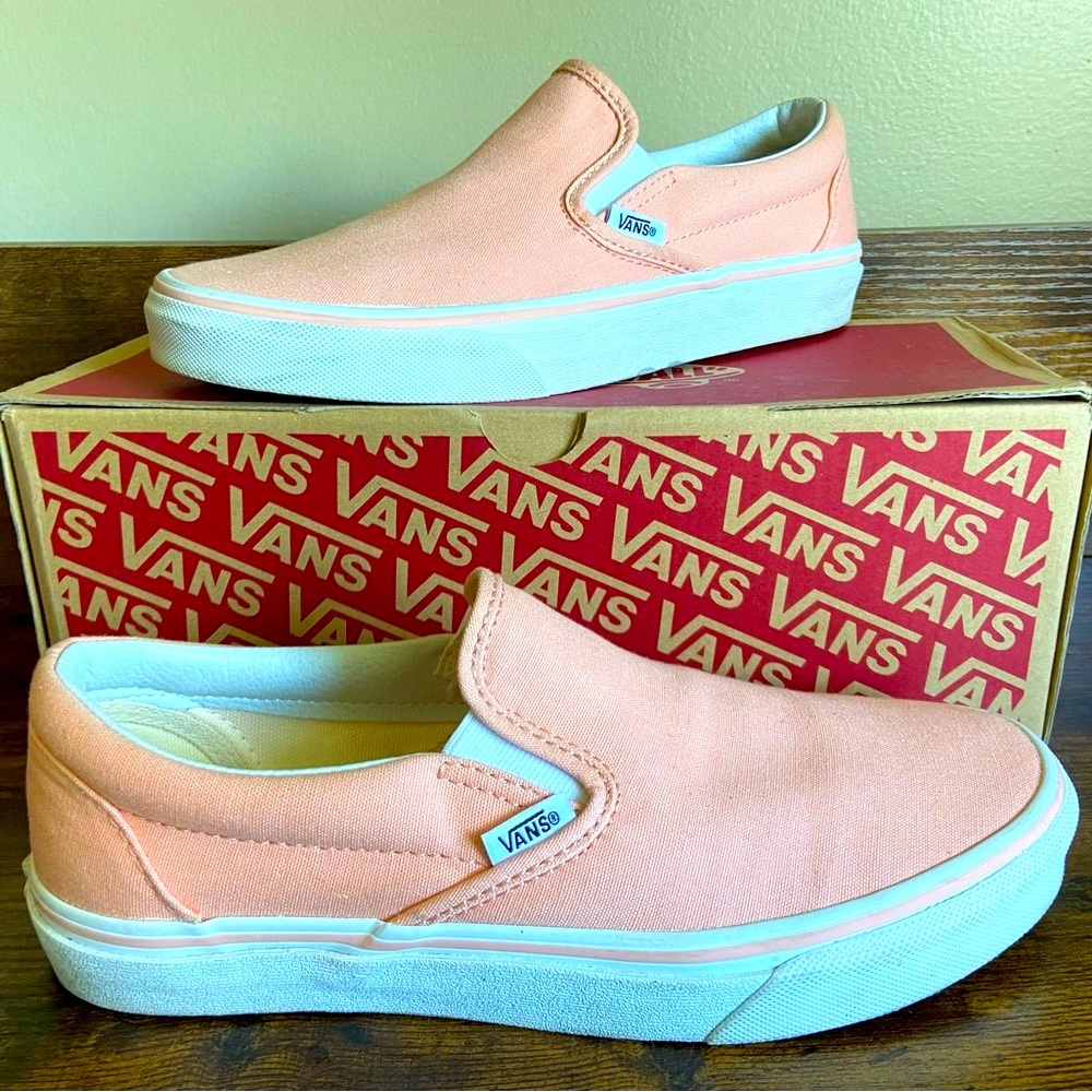 Slip On Vans Peach, Women’s size 8 LIKE NEW WITH BOX